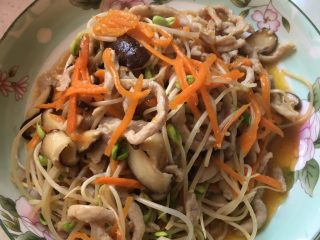 11、肉丝炒面,存出备用