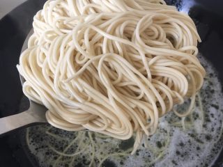 16、肉丝炒面,沥干水份