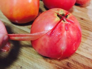 9、番茄酱,用手一撕就好。