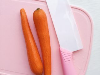 5、五彩饭团,胡萝卜去皮洗净