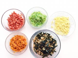 18、五彩饭团,所有食材准备就绪