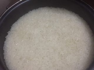 5、爱心寿司,香喷喷的糯米饭好了，就是水有点多了