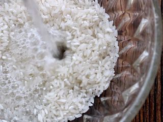 5、燕麦南瓜饭,大米里倒入清水