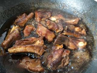 11、冰梅酱排骨,最后大火收汁即可