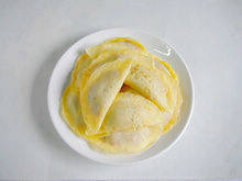 11、猪肉蛋饺,装盘上桌，边吃火锅边煮。（当然，要蒸了吃或者煮了吃也是可以的哈）