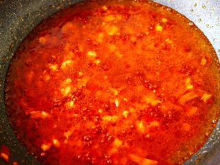 8、超级诱人无敌下饭的麻辣豆腐,加入适量的清水