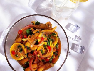 15、百香果柠檬鸡爪,配上一杯冰啤酒或者冰饮料，爽，