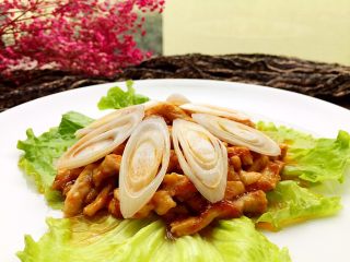 14、黑酱油+鸡肉酱肉丝,美味好看的下饭菜。