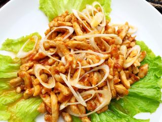 15、黑酱油+鸡肉酱肉丝,拌匀开动吧！