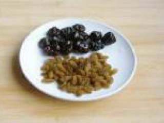 3、玫瑰丝饭,葡萄干、阿胶蜜枣。