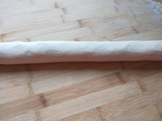 12、椒盐小花卷,卷成细细卷。