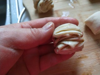 16、椒盐小花卷,做好了。