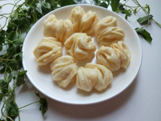 22、椒盐小花卷,成品图