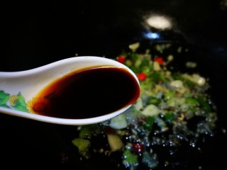 12、酸汤肥牛,加入生抽