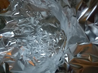 5、锡纸花甲粉,锡纸必须要加厚的，拿两张弄成碗状