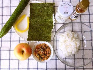 1、金毛肉松卷,材料图