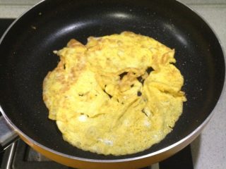 1、紫菜包饭,摊蛋皮，如图