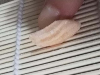 5、一个寿司帘就可以搞定五彩海螺面,聪明的你肯定一学就会。