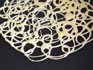 8、蕾丝鸡蛋饼,注意不要重的地方太多