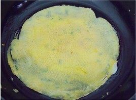 6、杂粮煎饼,饼贴在上面