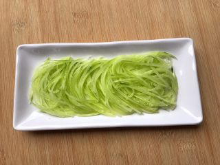 13、无肉不欢～蒜泥白肉,青瓜铺底层