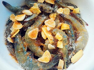 5、烤三鲜拼盘,搅拌均匀