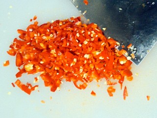 13、烤三鲜拼盘,切碎，这个不辣哦，会吃辣的友友们可以换成辣辣椒，????????????????????那样才爽。