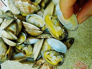 24、烤三鲜拼盘,摆入花蛤