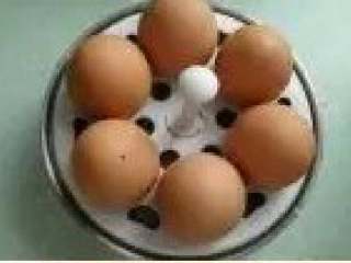 1、魔鬼蛋（辣）,鸡蛋煮熟或蒸熟（只用4个）。