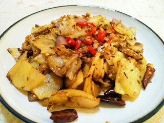 22、家常菜孜然土豆片（超级下饭菜）,出锅，开吃喽。我发现孜然变一切都好吃????