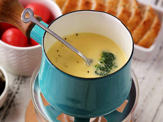 20、享受异域风味的【香浓奶酪火锅】,开动啦~~