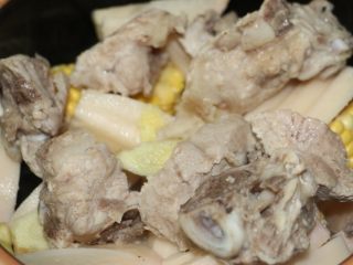 9、莲藕绿豆龙骨汤,下龙骨