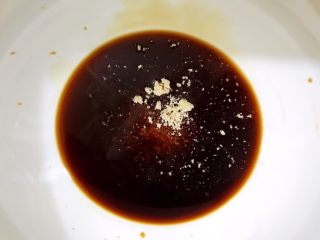 4、最销魂之重庆小面,加入鸡粉，盐，糖