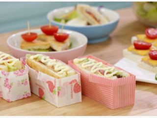 21、吞拿鱼三明治（20160721期）,这期节目教大家做了四款点心，3款味道一样，但不同造型的三明治，以及香脆吐司条，如果大家有做出来记得交作业哦~么么哒