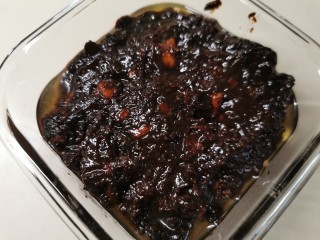 12、京式炸酱【老北京味道，用六必居干酱做】,凉了放入干爽的容器密封，存入冰箱里，想吃时拿出来。