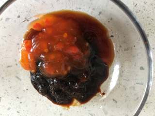 5、秘制酱香饼,所有酱料混合