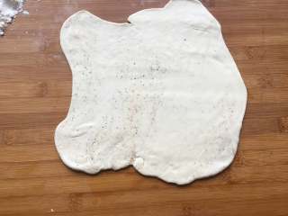 11、秘制酱香饼,再次擀扁