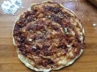 14、秘制酱香饼,出锅放凉