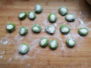 13、翡翠烧麦,按扁