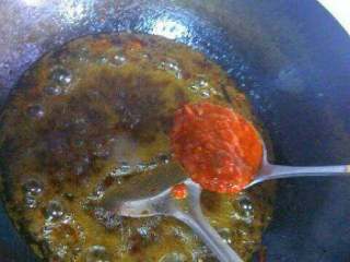 3、香辣丸子火锅,加一勺豆瓣酱