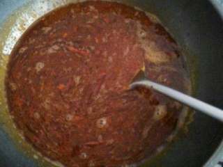 5、香辣丸子火锅,加水煮开