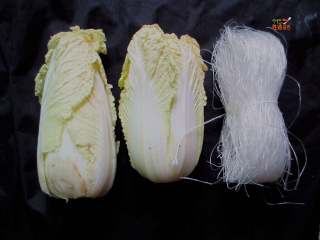 1、酸爽粉丝娃娃菜,准备食材