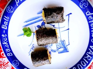9、塑身益智三文鱼紫菜饭卷,装入乐扣盒，给去学习的孩子，去上班的爱人，或是一起去登山的盆友带上，中午搭配一杯柠檬水或奶茶，美美哒。