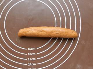 15、巧克力胖肚脐面包|手揉党,从左边至右边紧紧卷起