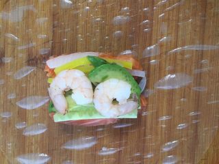 14、减脂低热量越南春卷,摆上虾仁