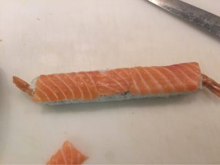 5、???? 龙卷,包起来 放两片鱼片