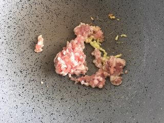 8、清火米线 菊花脑肉沫米线,加入肉沫