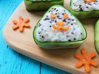 5、藜麦鱼松饭团,特写