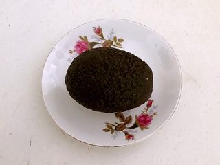 6、牛油果寿司,熟透的牛油果