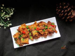 11、酱骨头,有食欲不,肉很嫩,吃一口满口的酱香味,比饭店的要好吃的多